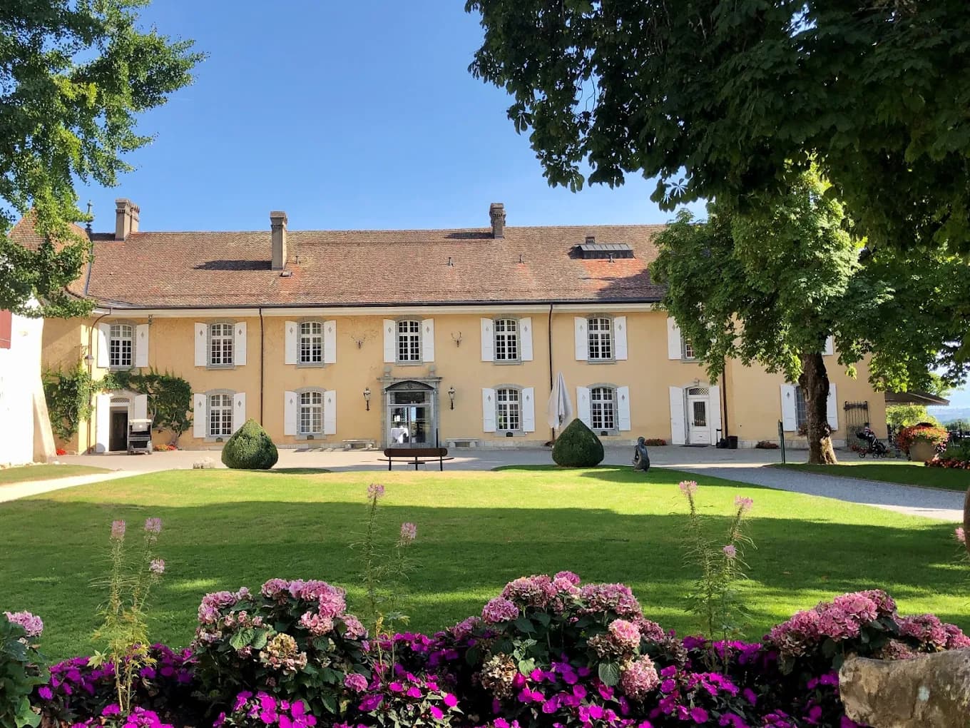 Bonmont clubhouse